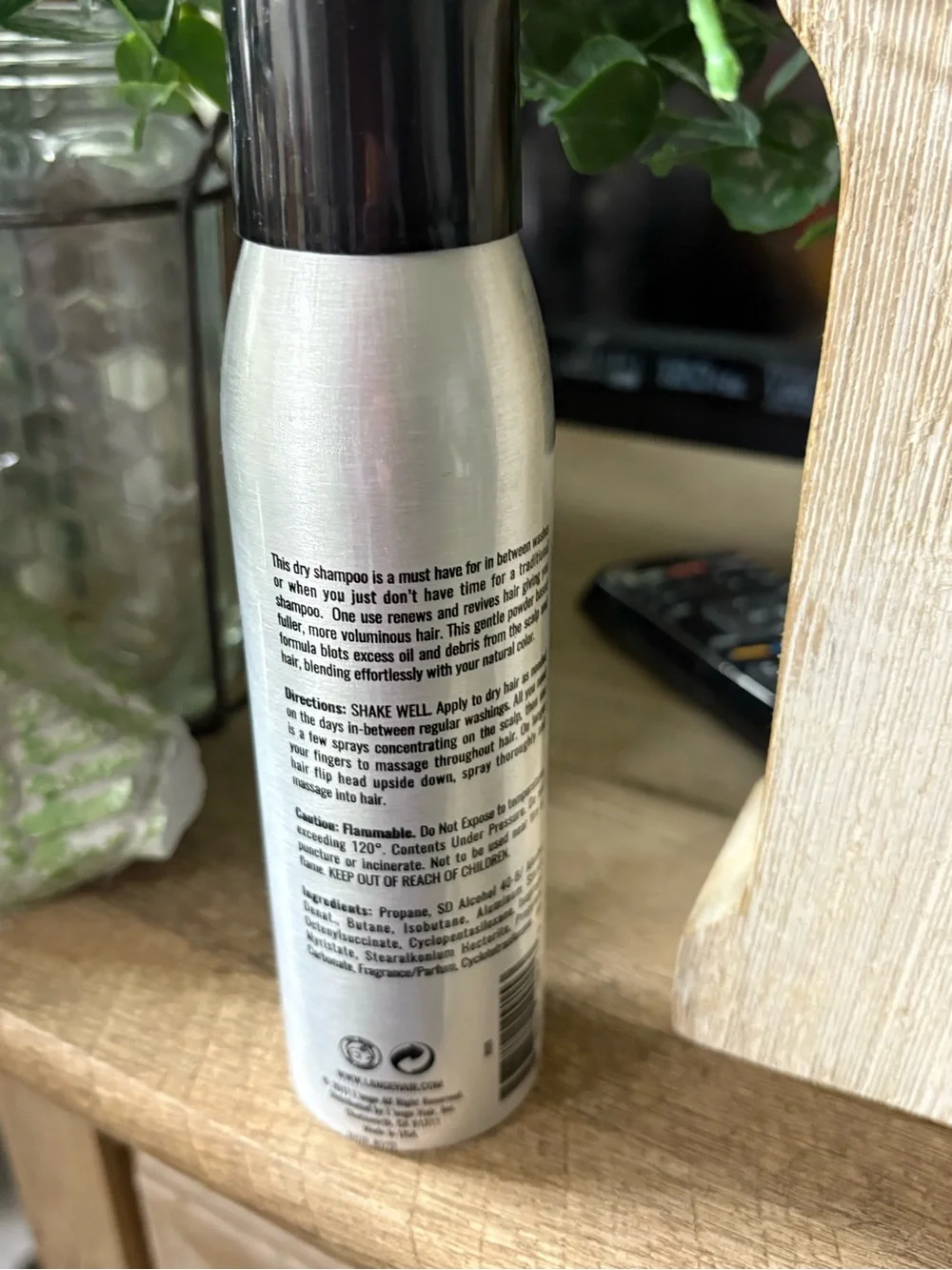 Lange refreshes hair